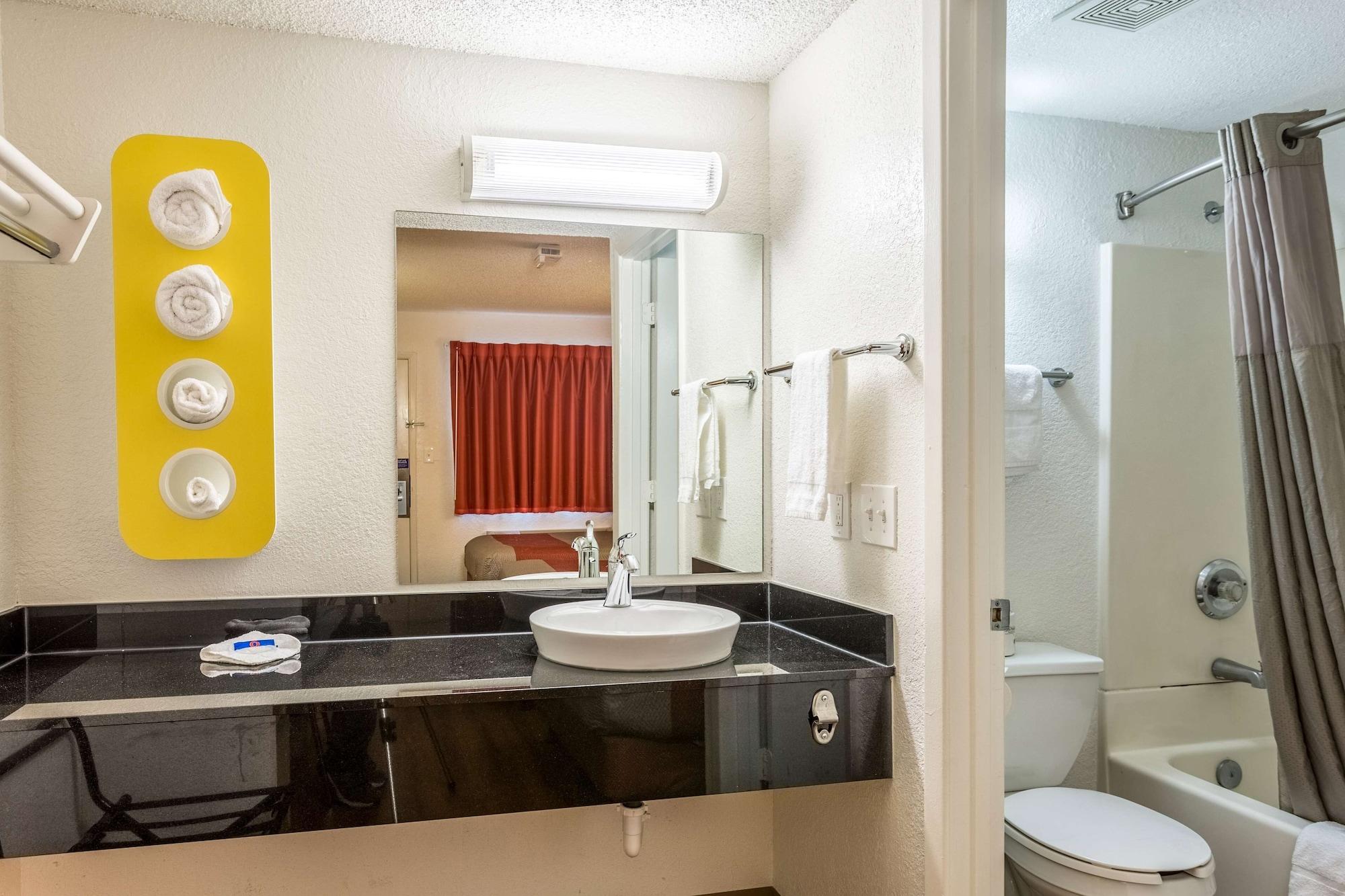 6-albuquerque, Nm - South - Airport Hotel 2*